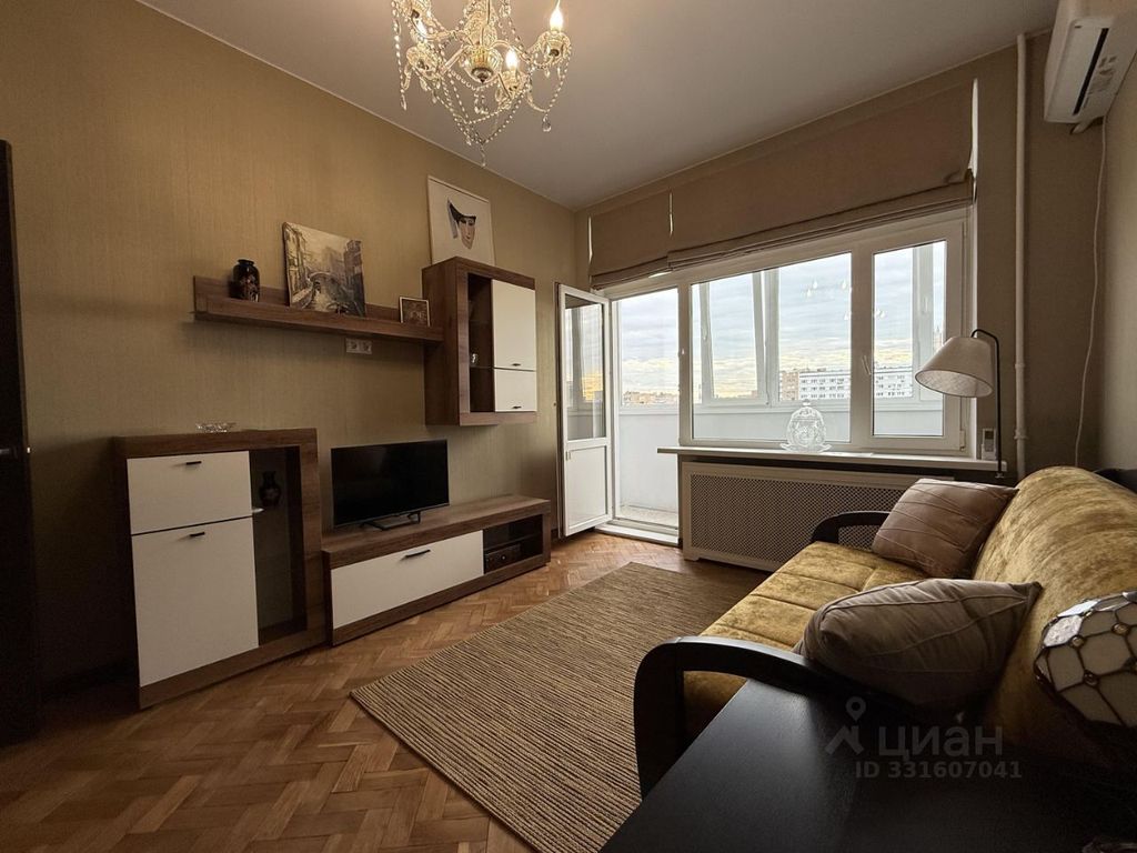 m. Kropotkinskaya: Apartment, 1-rooms