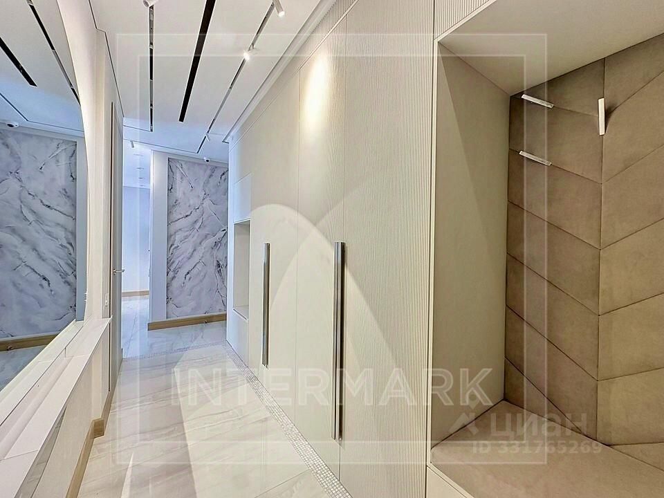 m. Novokuznetskaya: Apartment, 4-rooms