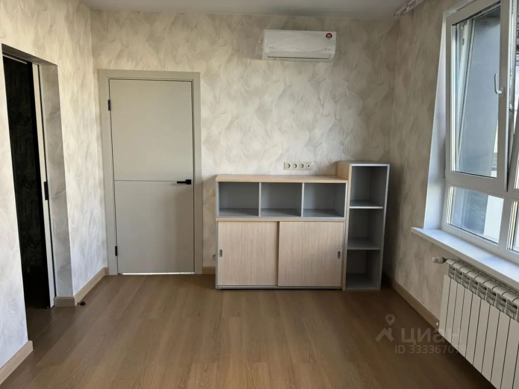 m. Lukhmanovskaya: Apartment, 2-rooms