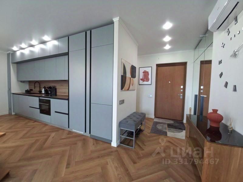 m. Aminyevskaya: Apartment, 3-rooms
