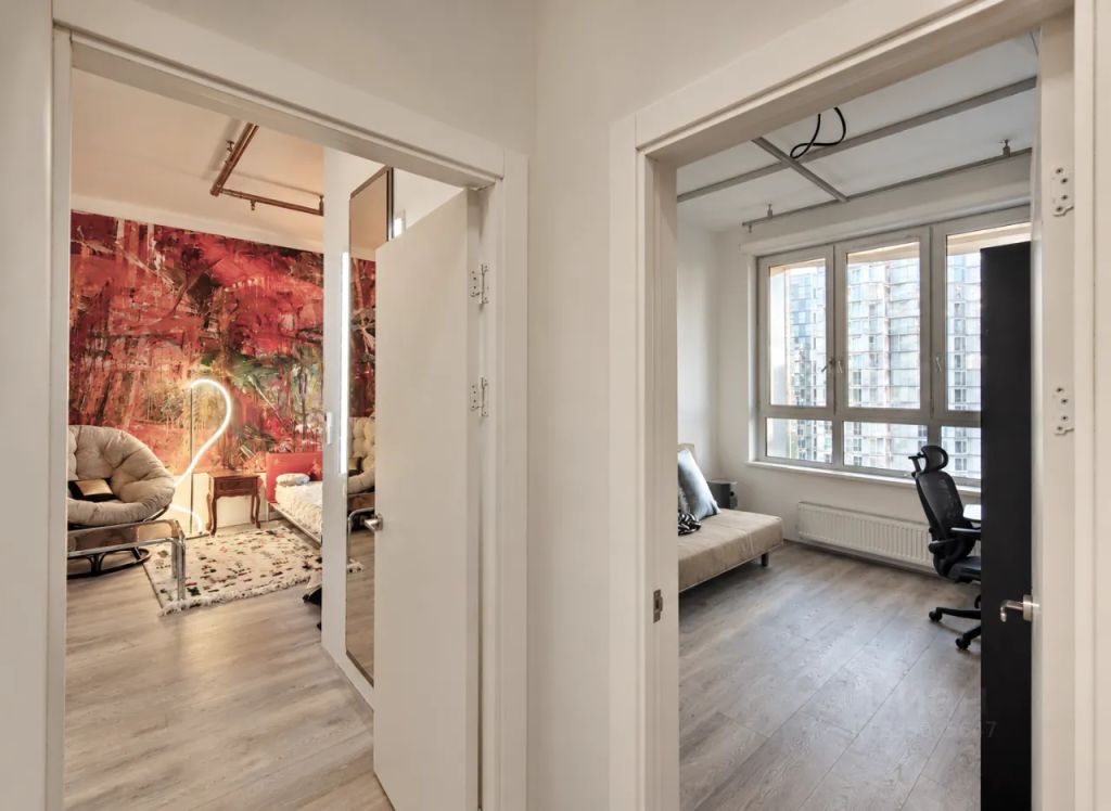 m. ZIL: Apartment, 2-rooms