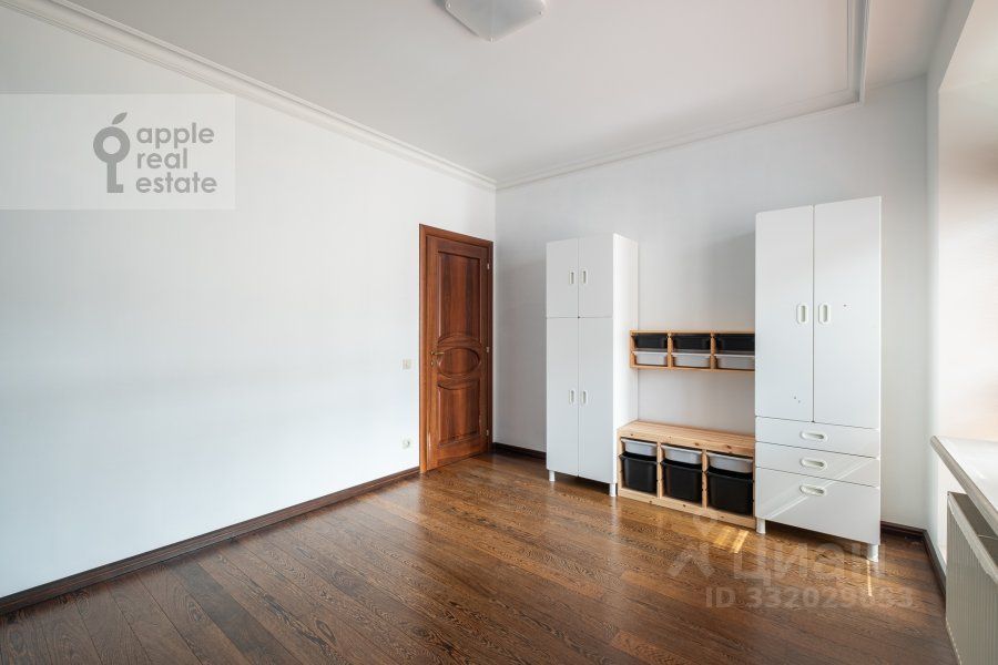 m. Mayakovskaya: Apartment, 3-rooms