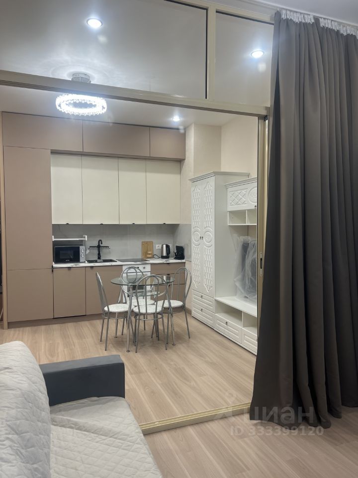 m. ZIL: Apartment, 2-rooms