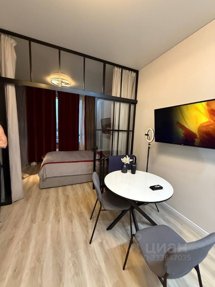 m. Shelepikha: Apartment, studio