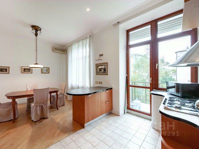 m. Mayakovskaya: Apartment, 3-rooms