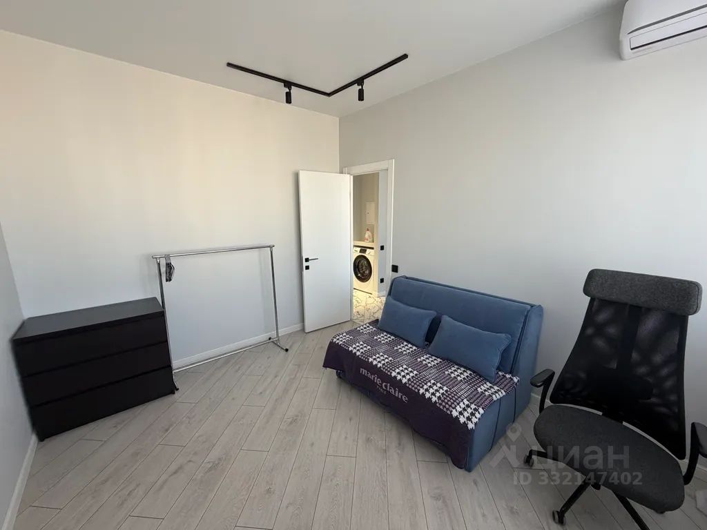m. Myakinino: Apartment, 2-rooms