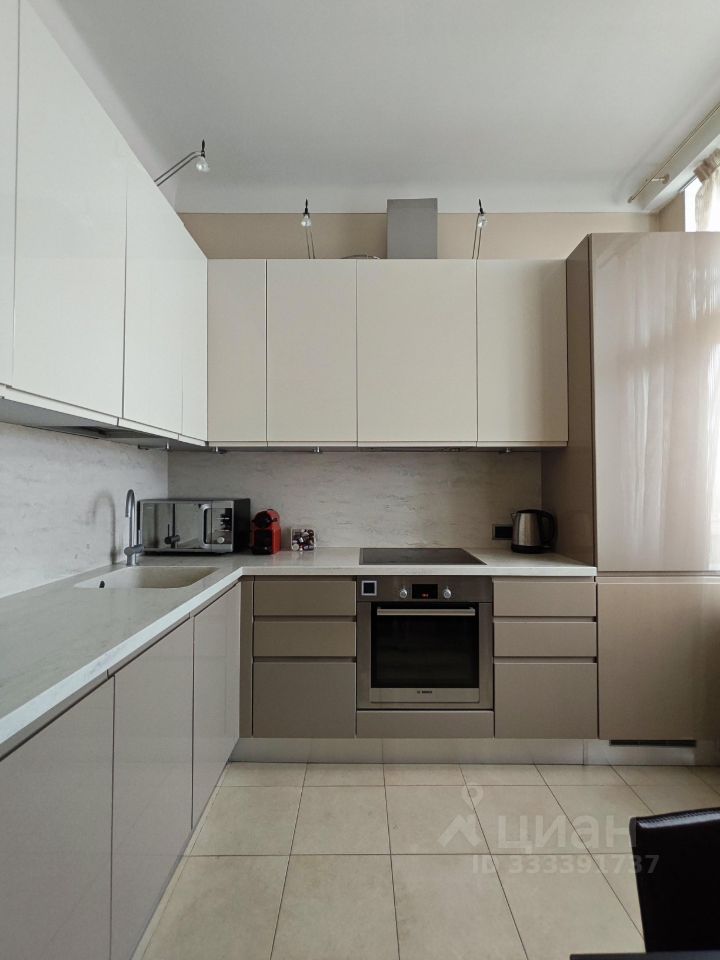 m. Tretyakovskaya: Apartment, 2-rooms