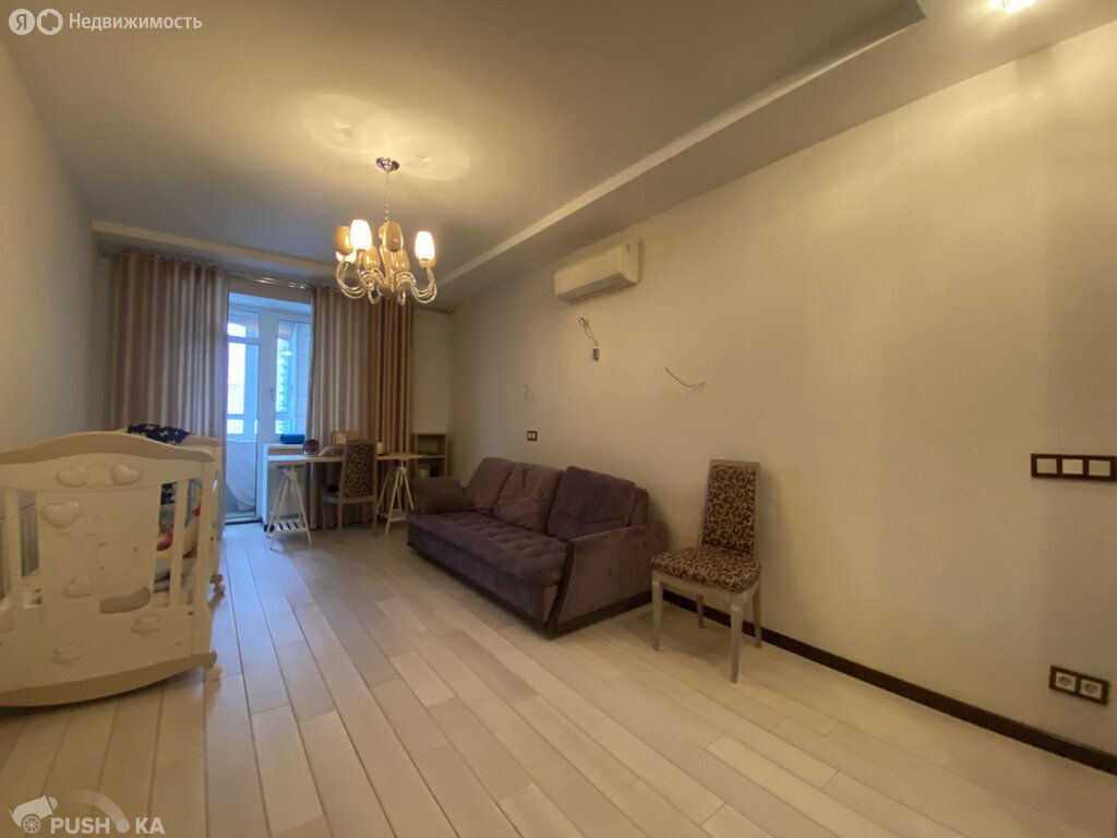 m. Yugo-Zapadnaya: Apartment, 3-rooms