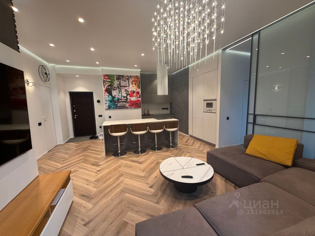 m. Molodezhnaya: Apartment, 3-rooms