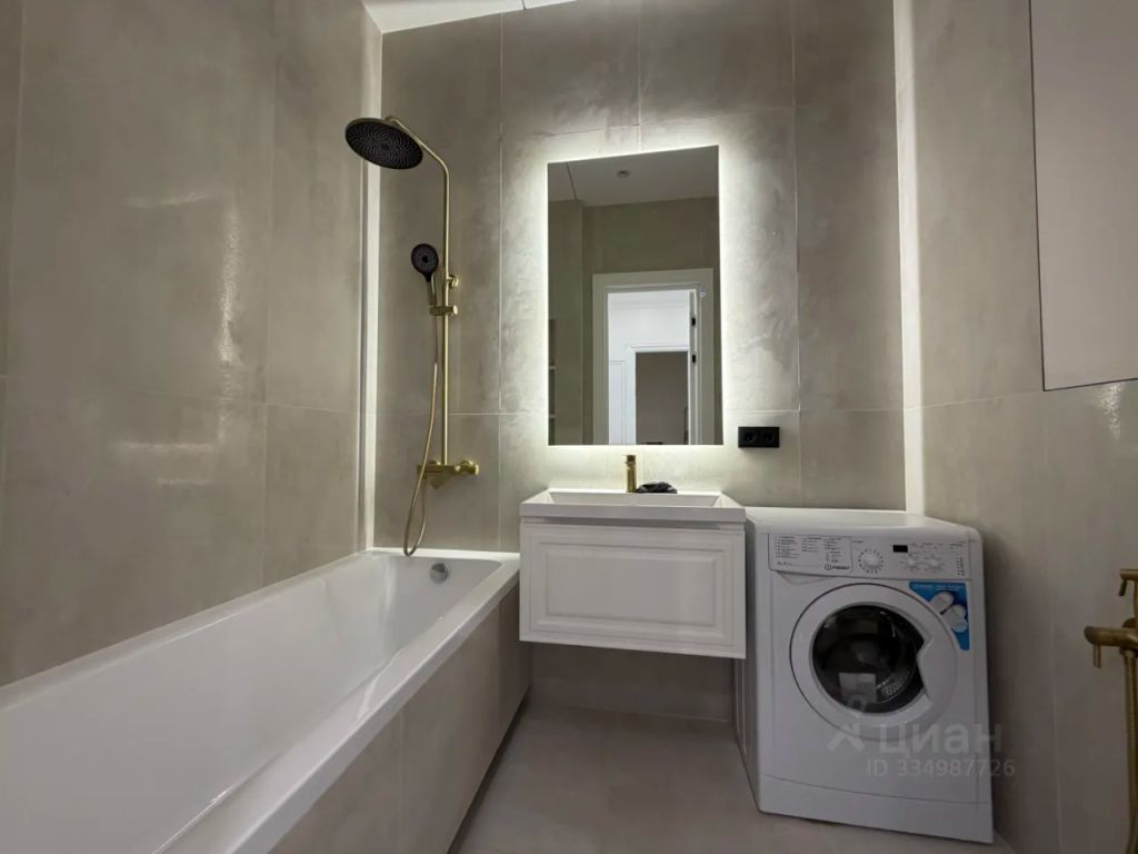 m. ZIL: Apartment, 1-rooms