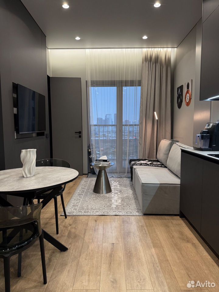 m. ZIL: Apartment, 1-rooms