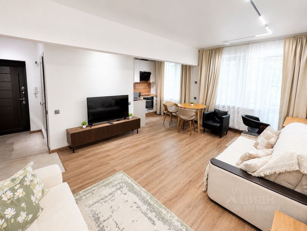m. Krasnopresnenskaya: Apartment, studio