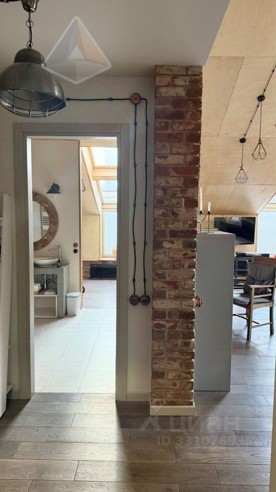 m. Verkhnie Kotly: Apartment, 3-rooms