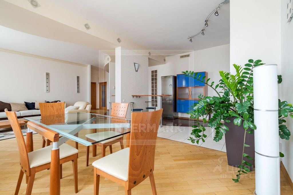 m. Smolenskaya: Apartment, 3-rooms