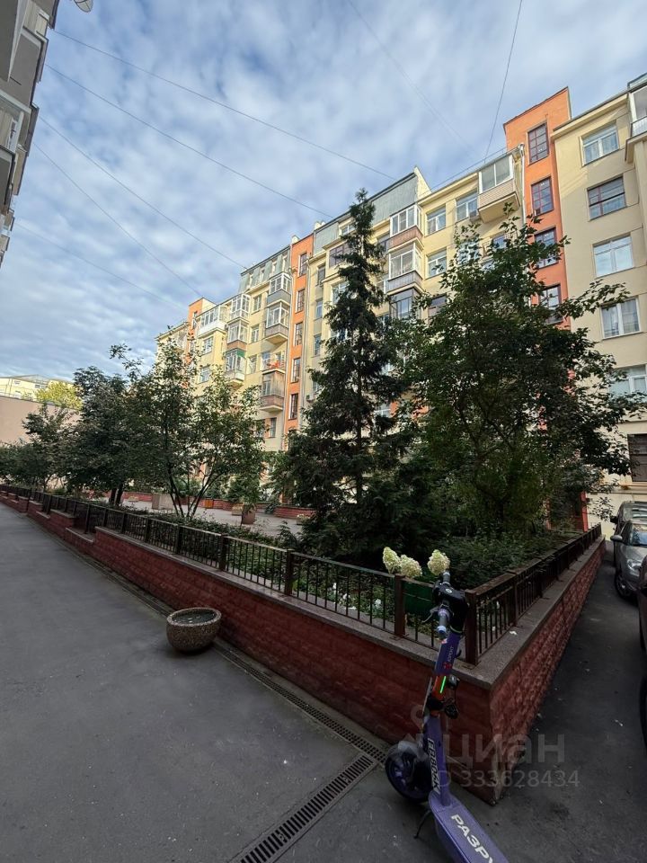 m. Teatralnaya: Apartment, 2-rooms