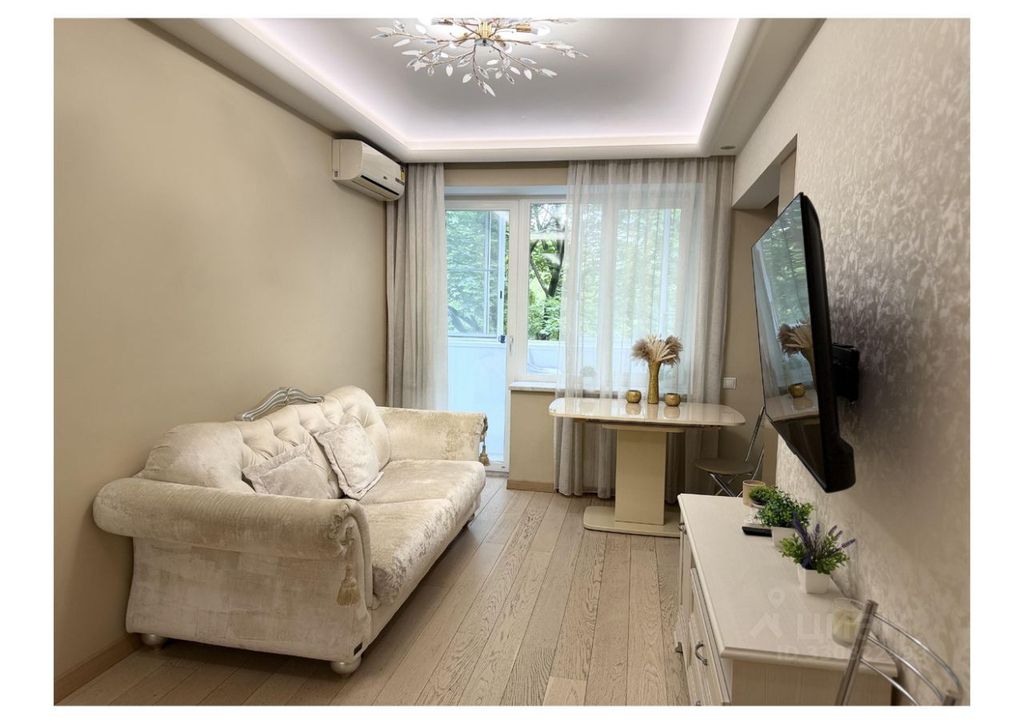 m. Smolenskaya: Apartment, 2-rooms