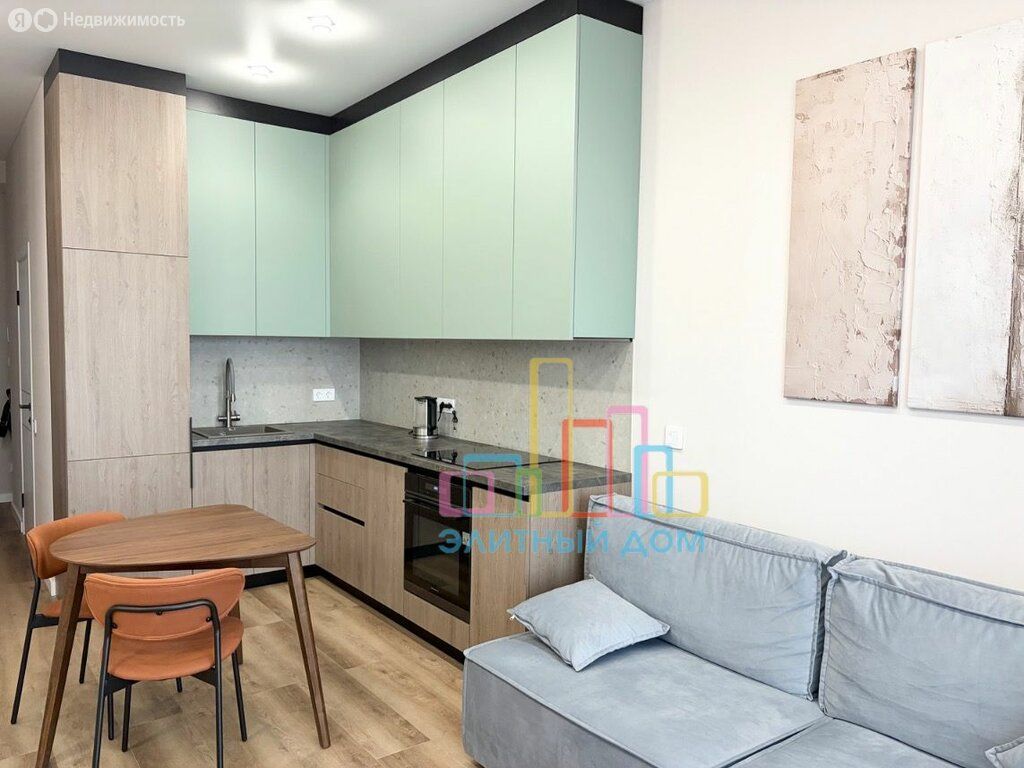 m. ZIL: Apartment, 2-rooms