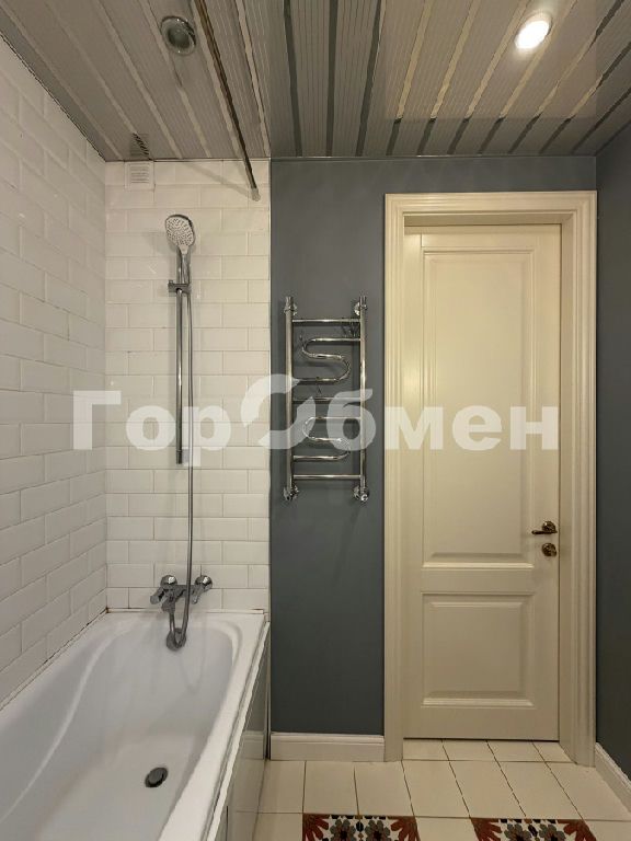 m. Annino: Apartment, 3-rooms