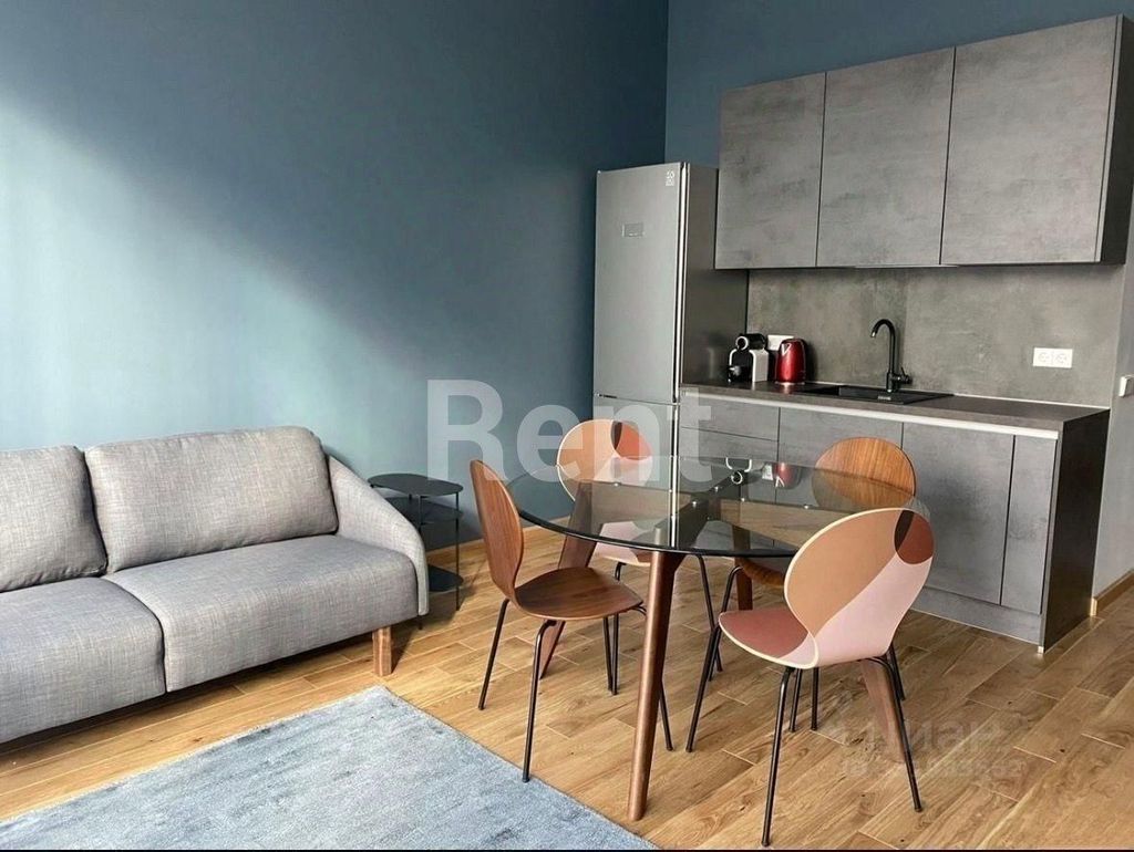 m. ZIL: Apartment, 2-rooms