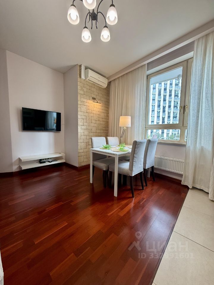 m. Narodnoe Opolchenie: Apartment, 2-rooms