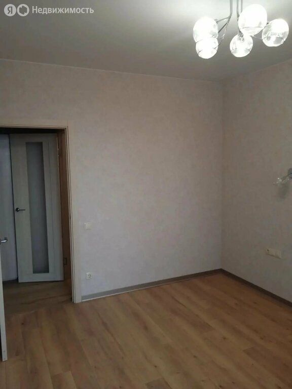 m. Lukhmanovskaya: Apartment, 2-rooms