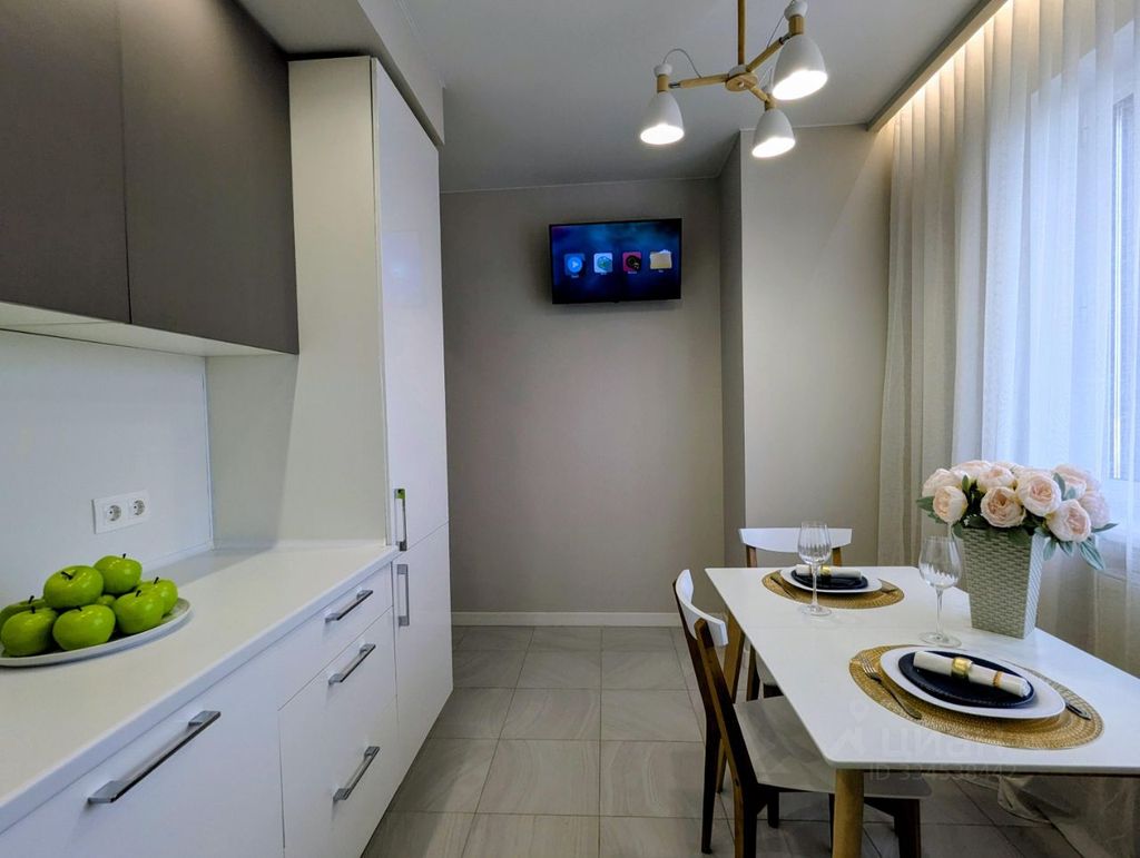 m. ZIL: Apartment, 1-rooms