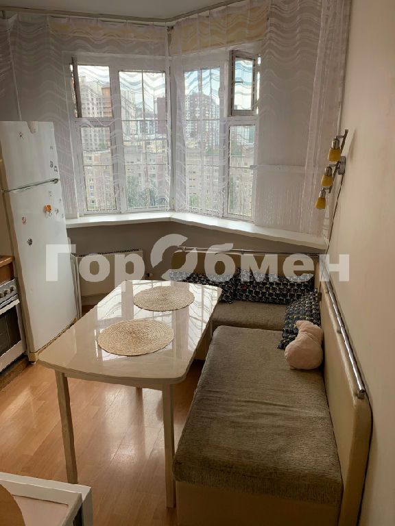 m. Bulvar Dmitriya Donskogo: Apartment, 2-rooms