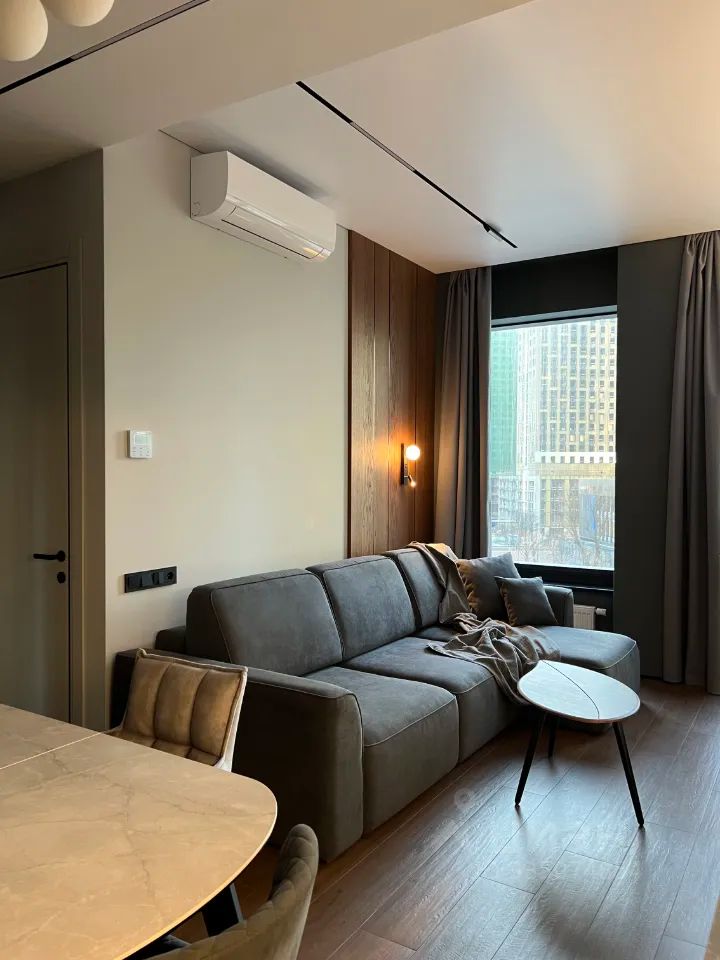 m. ZIL: Apartment, 2-rooms