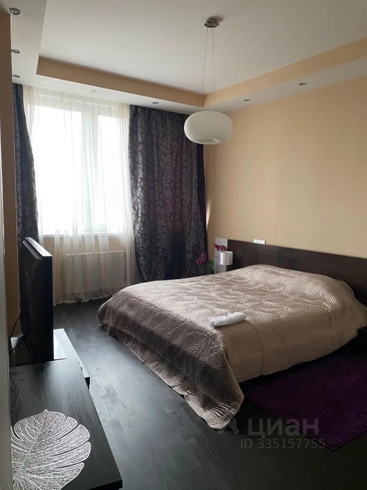 m. Oktyabrskaya: Apartment, 3-rooms