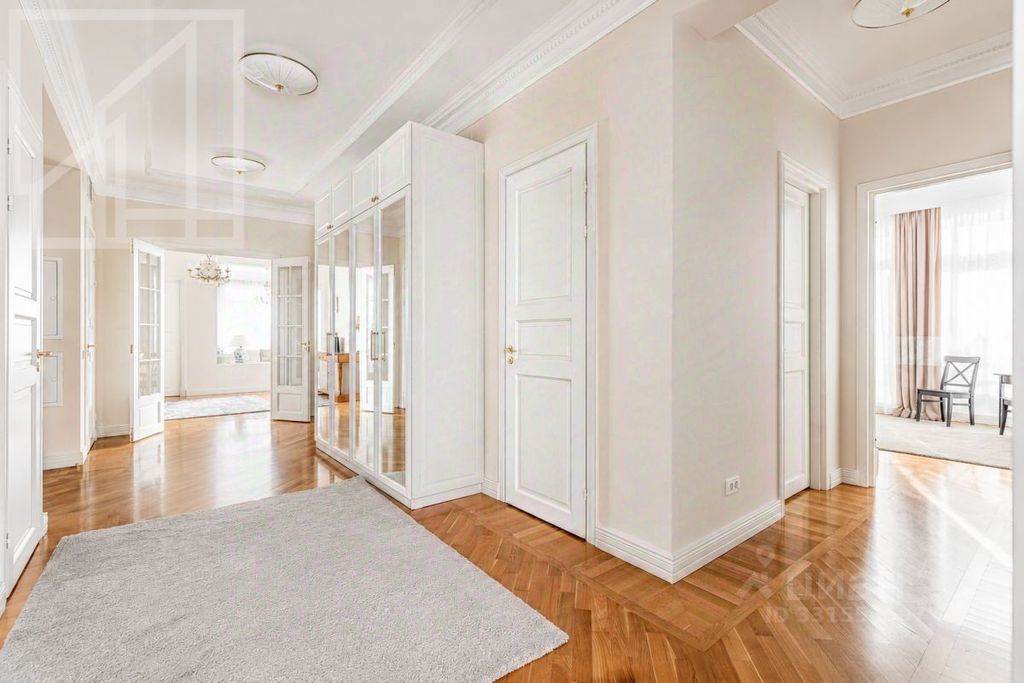 m. Arbatskaya: Apartment, 5-rooms