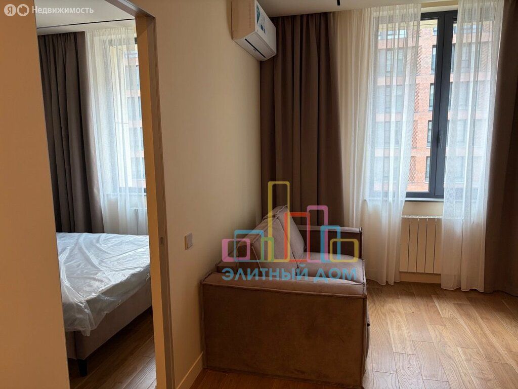 m. ZIL: Apartment, 2-rooms