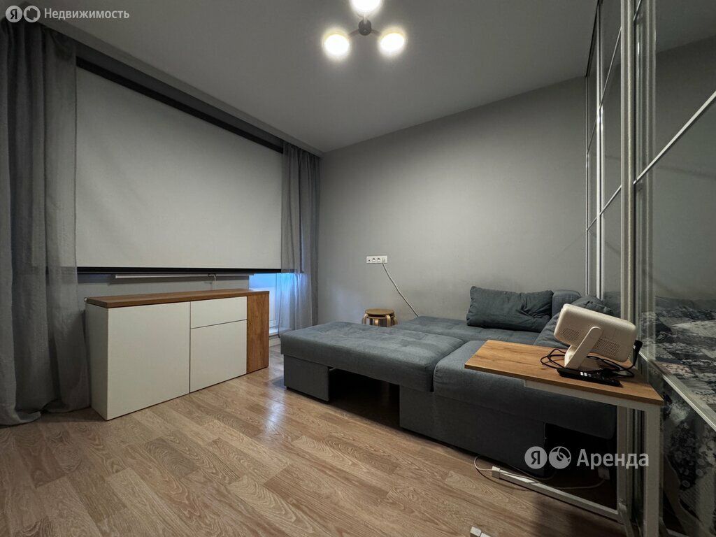 m. ZIL: Apartment, 1-rooms