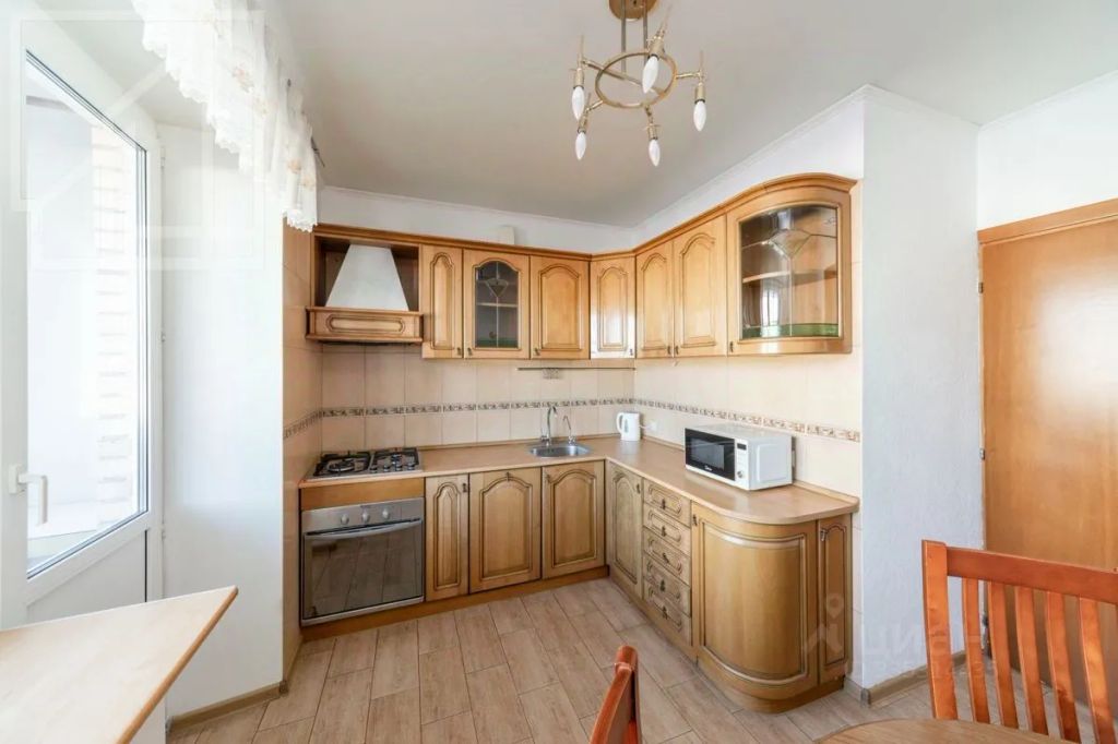 m. Smolenskaya: Apartment, 3-rooms