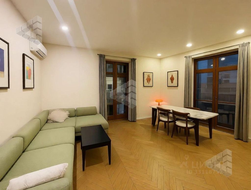 m. Tverskaya: Apartment, 3-rooms