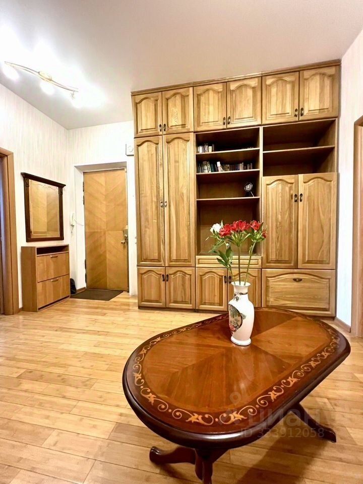 m. Ploschad Gagarina: Apartment, 2-rooms