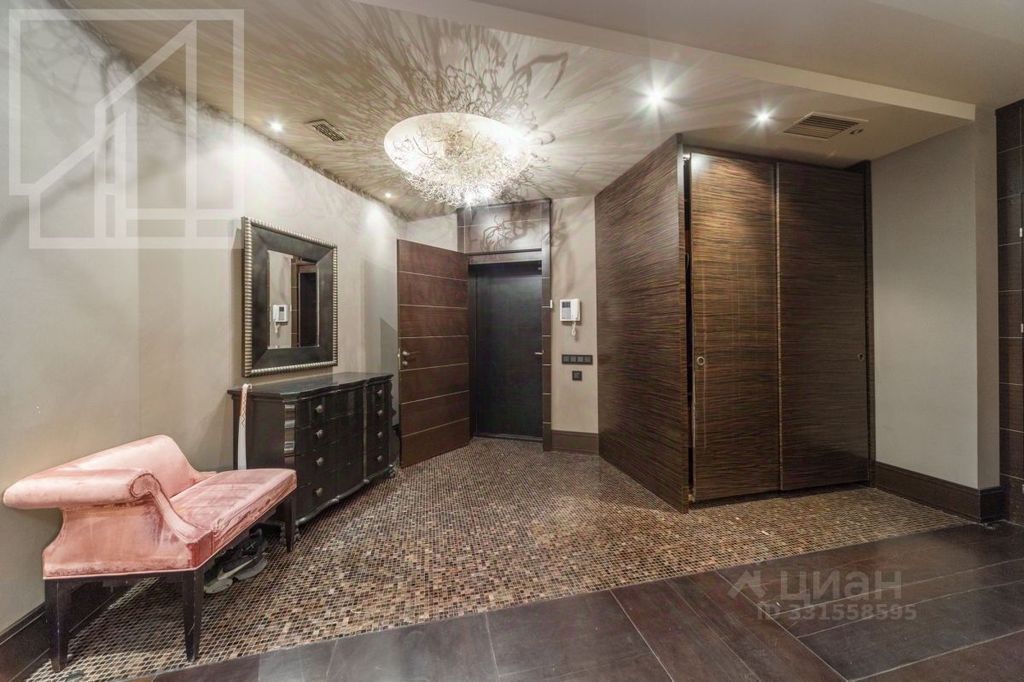 m. Kropotkinskaya: Apartment, 4-rooms