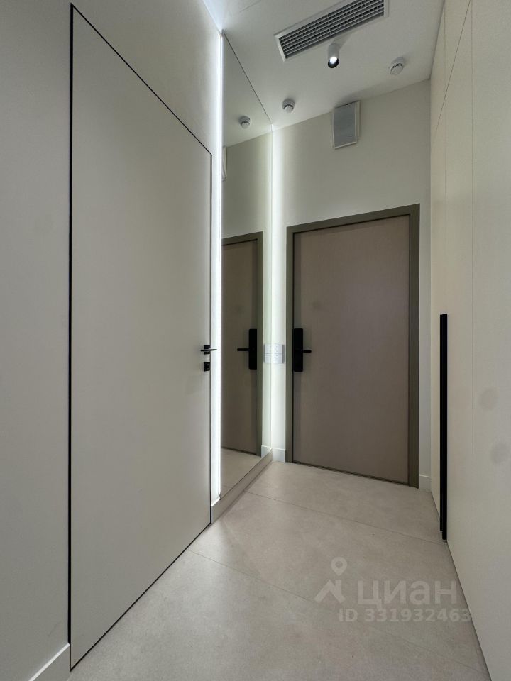 m. Universitet druzhby narodov: Apartment, studio