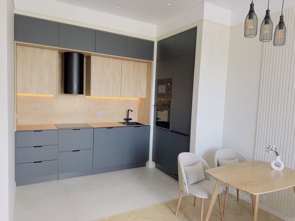 m. ZIL: Apartment, 2-rooms