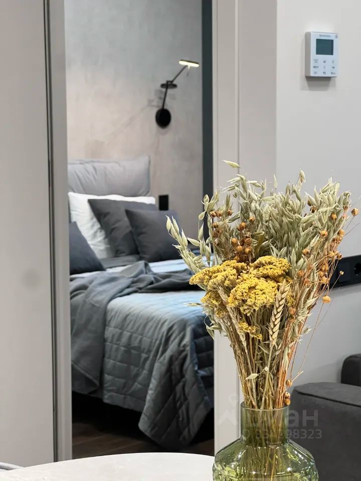 m. ZIL: Apartment, 2-rooms