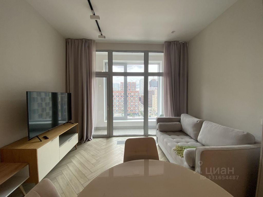 m. ZIL: Apartment, 2-rooms