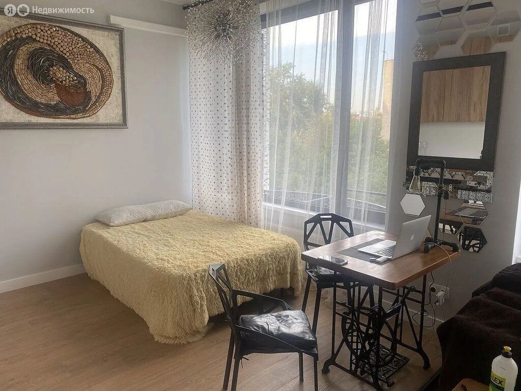 m. Verkhnie Kotly: Apartment, studio