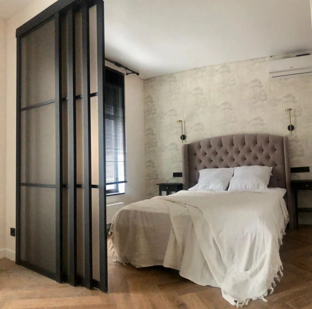m. ZIL: Apartment, 2-rooms