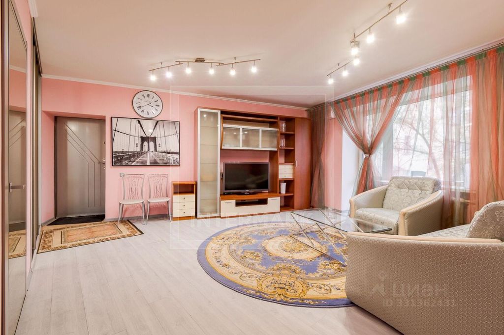 m. Tverskaya: Apartment, 2-rooms