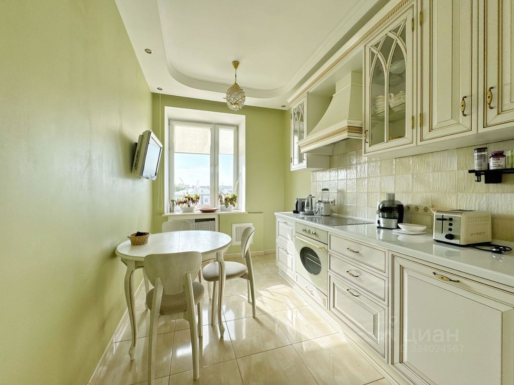 m. Kropotkinskaya: Apartment, 2-rooms