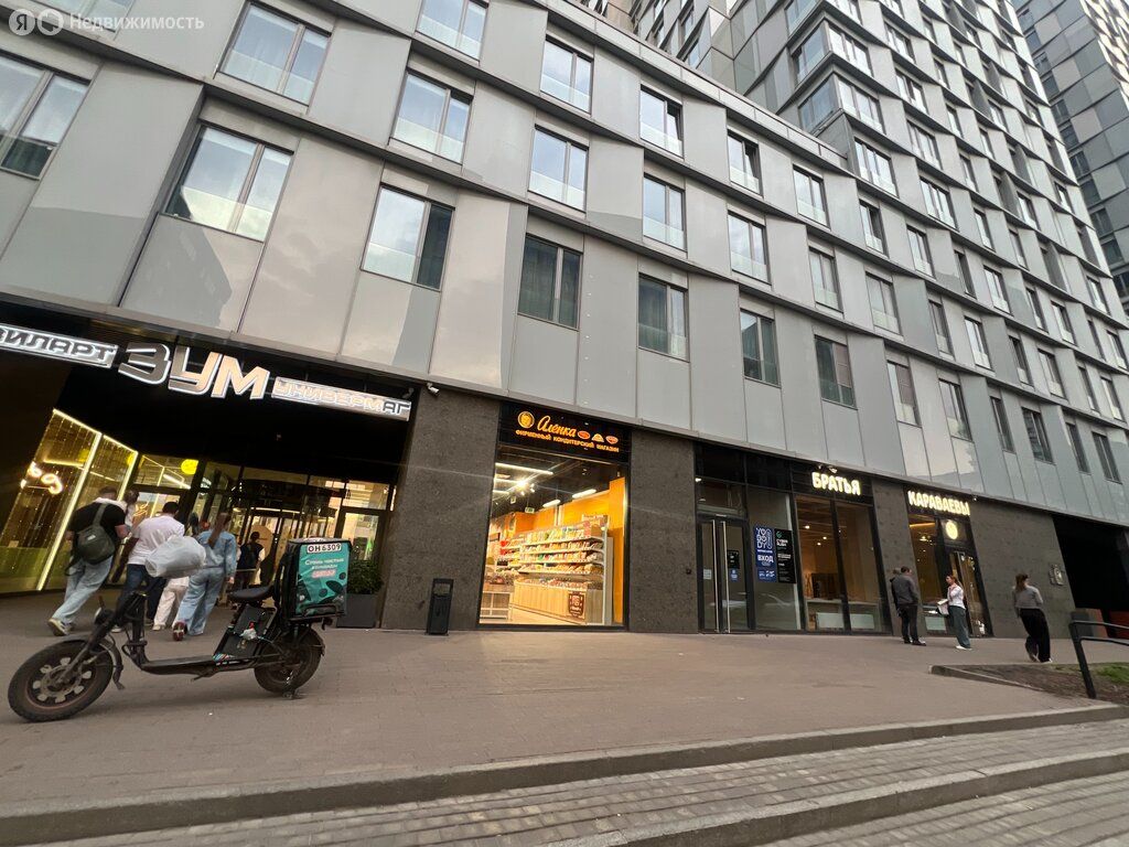 m. ZIL: Apartment, studio