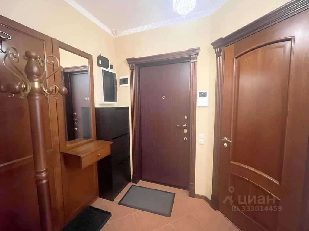 m. Universitet druzhby narodov: Apartment, 2-rooms