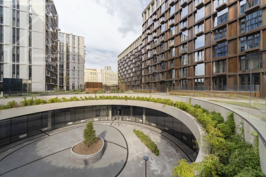 m. Park Pobedy: Apartment, 6-rooms
