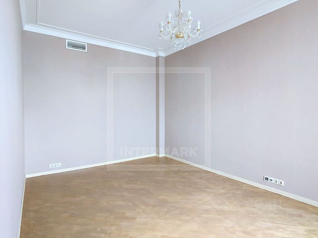 m. Mayakovskaya: Apartment, 4-rooms