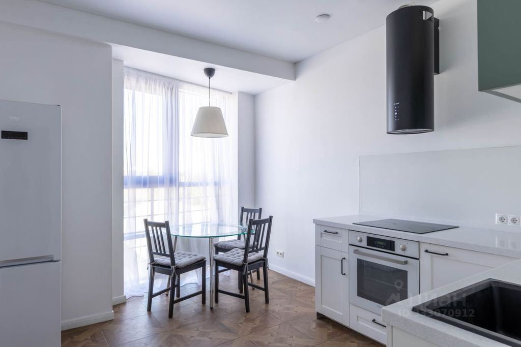 m. Universitet druzhby narodov: Apartment, 2-rooms