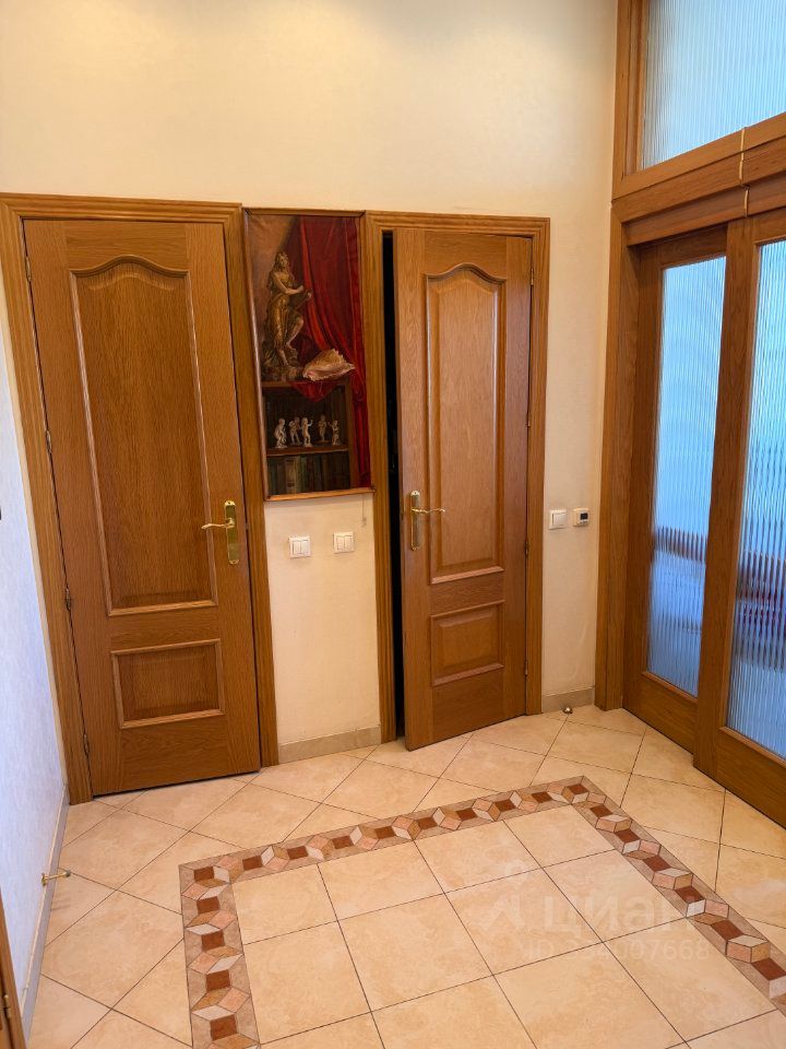 m. Krasnye vorota: Apartment, 2-rooms